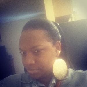 Meet your Posher, Joia